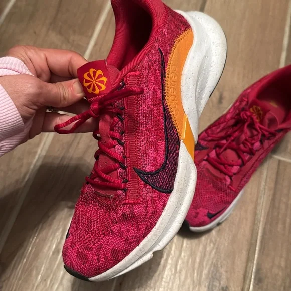 Nike pink, orange, and white. SuperRip flyknit go 3 training shoe. - Picture 8 of 8